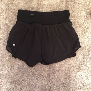 Lulu Lemon short